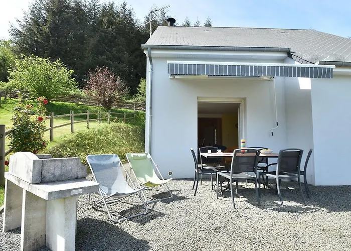 Family In Normandy Villedieu-les-Poëles